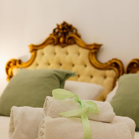 Giallo Napoletano Home Napels Buitenkant foto