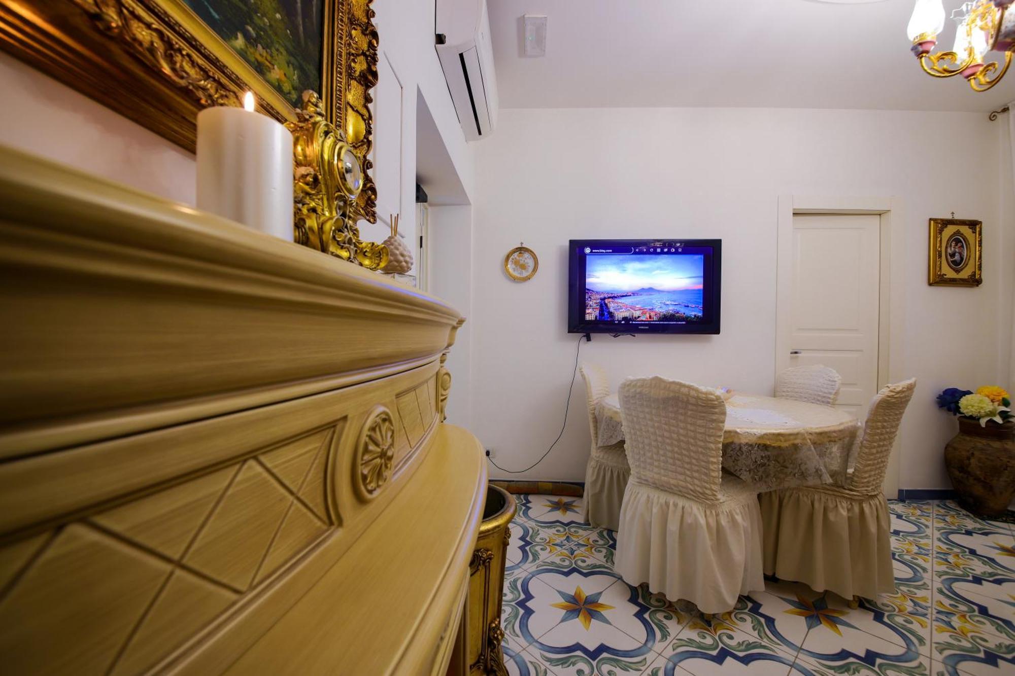 Giallo Napoletano Home Napels Buitenkant foto