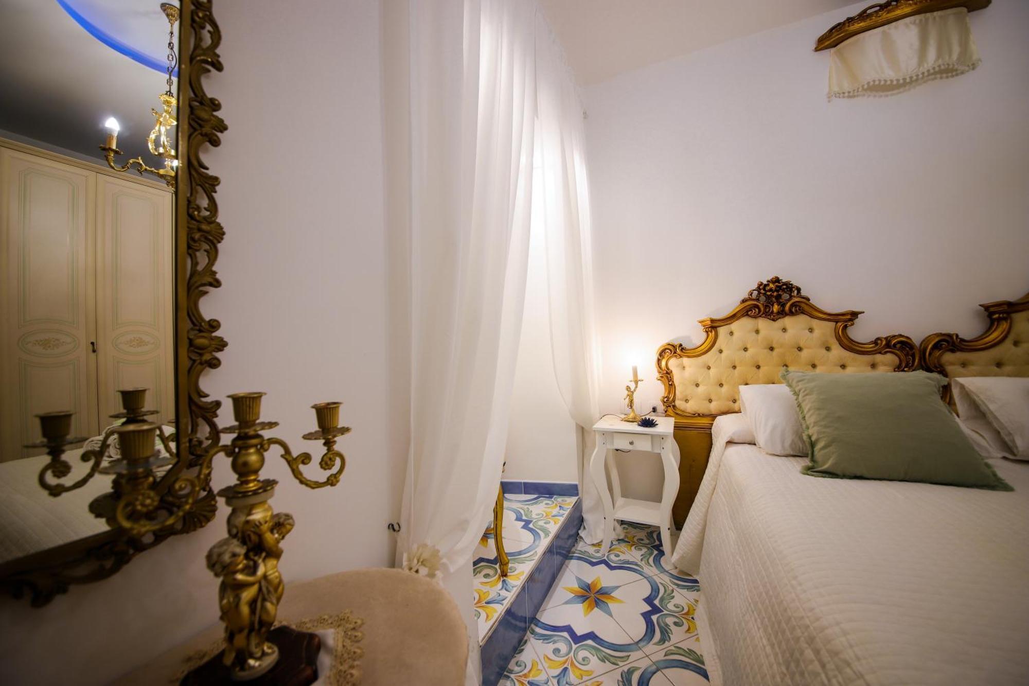 Giallo Napoletano Home Napels Buitenkant foto